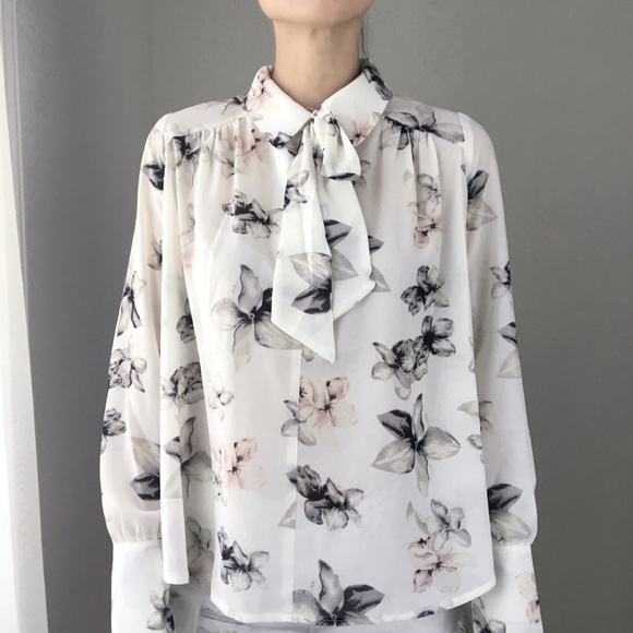 Blair luxe collar with ribbon tie blouse top l1 - Picture 2 of 7